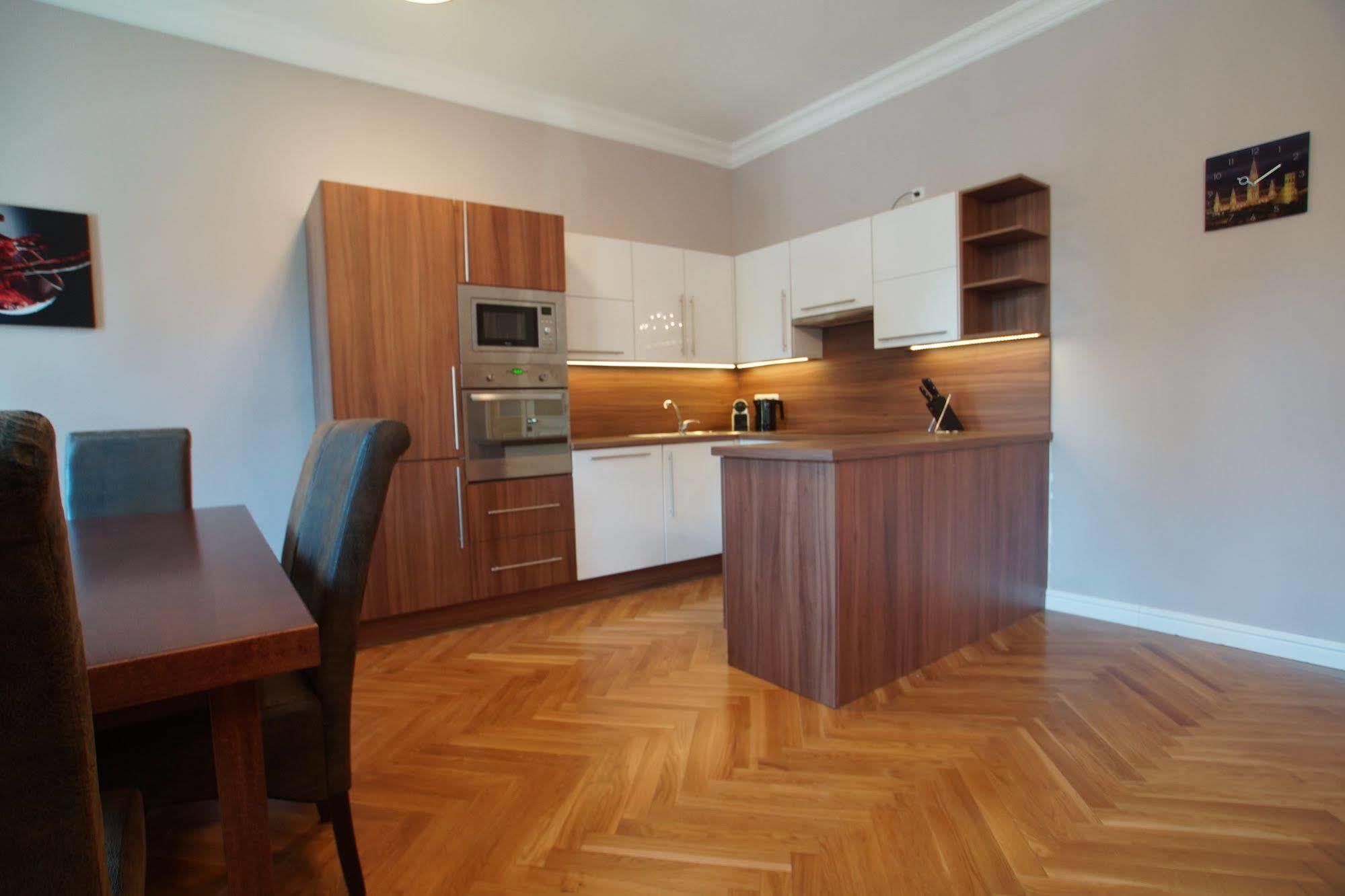 Imperial Apartments Schoenbrunn - Contactless Check-In Вена Экстерьер фото